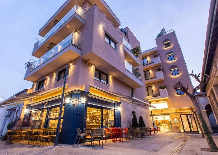 Old Port Hotel