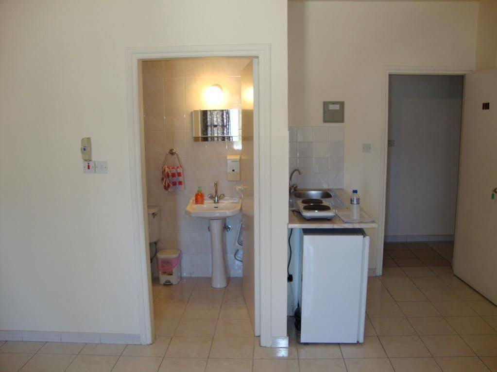 Otel Old Port Limasol
