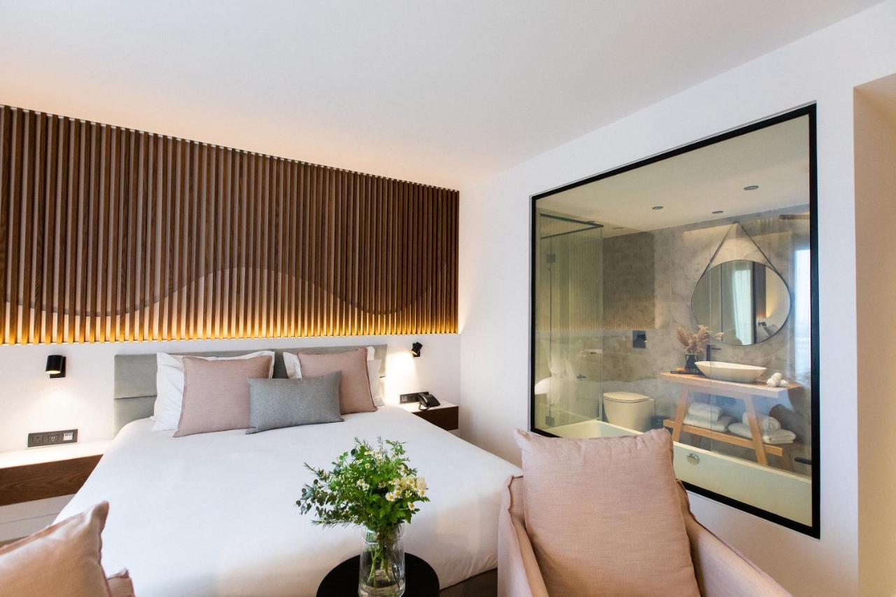 Otel Old Port 2*