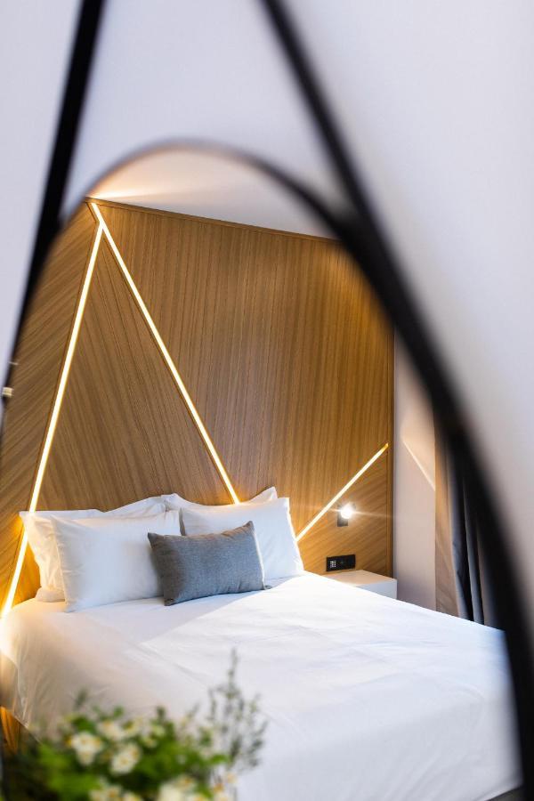 Old Port Otel 2*