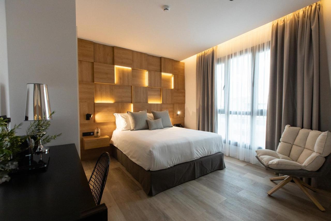 Old Port Otel Limasol