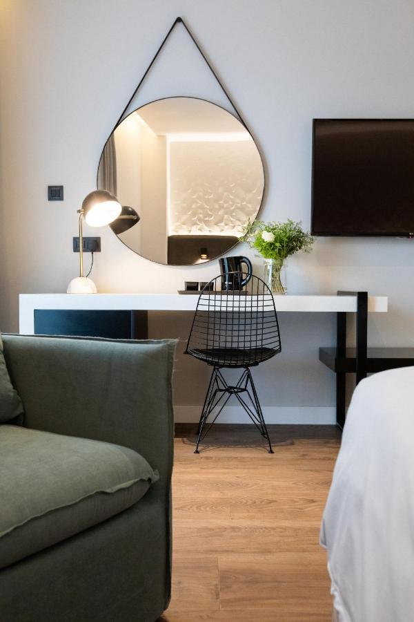 Otel Old Port 2*